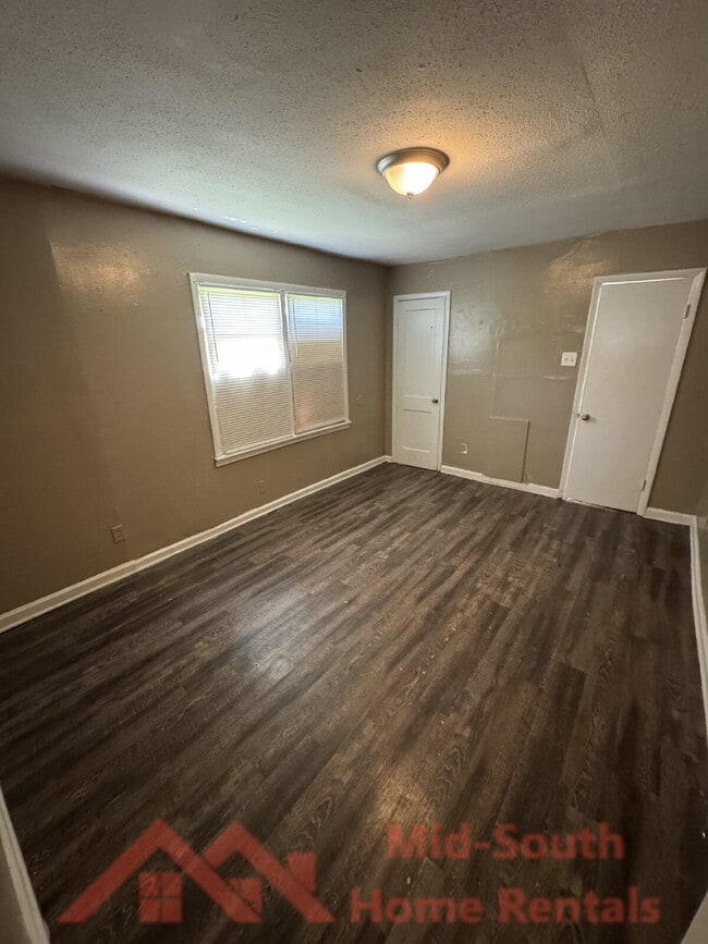 Building Photo - 1604 Echles St