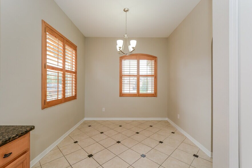 Building Photo - 12450 Duckett Ct