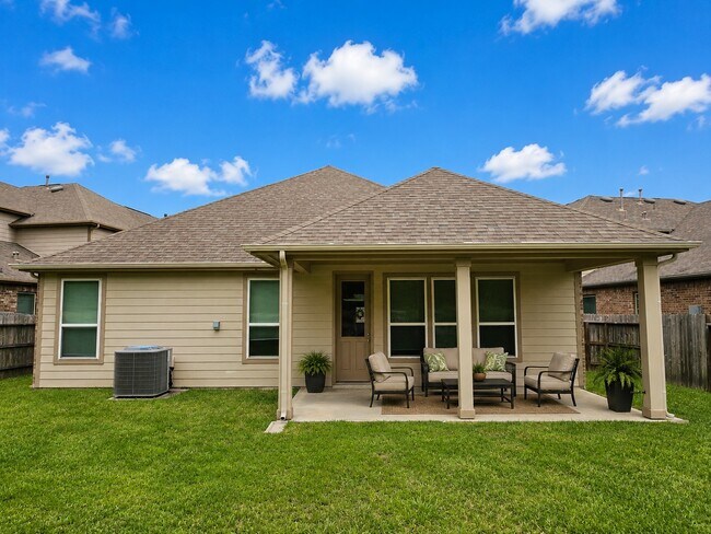 Building Photo - 3318 Regal Park Ln