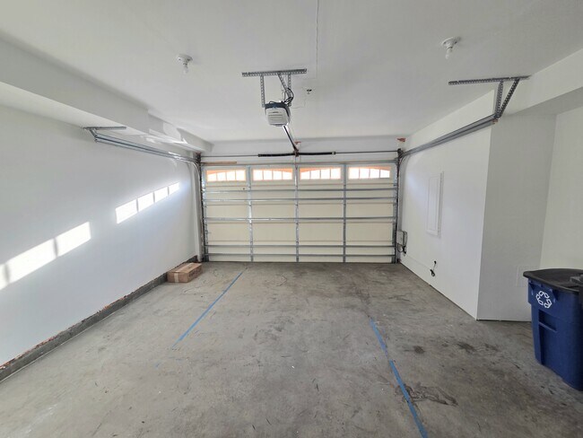 Building Photo - 5415 Stream Bank Ln