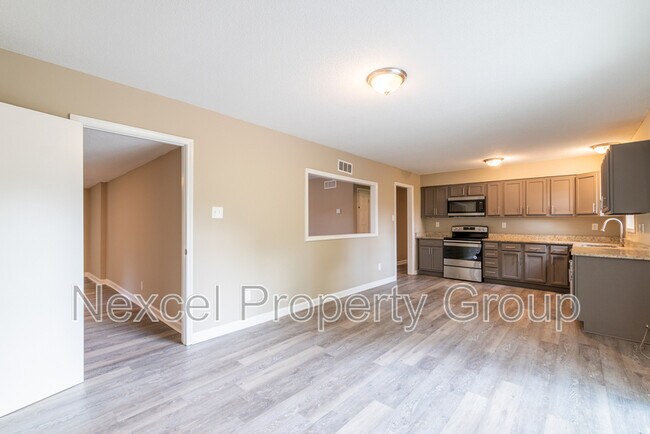 Building Photo - 2248 Colonial Hills Dr
