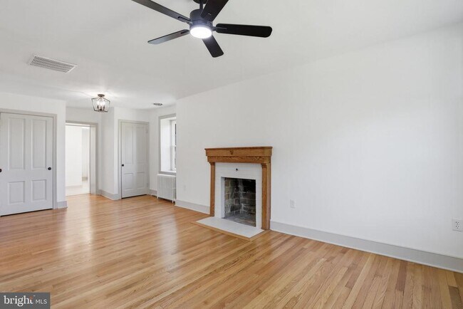 Building Photo - 8805 Reichard Rd
