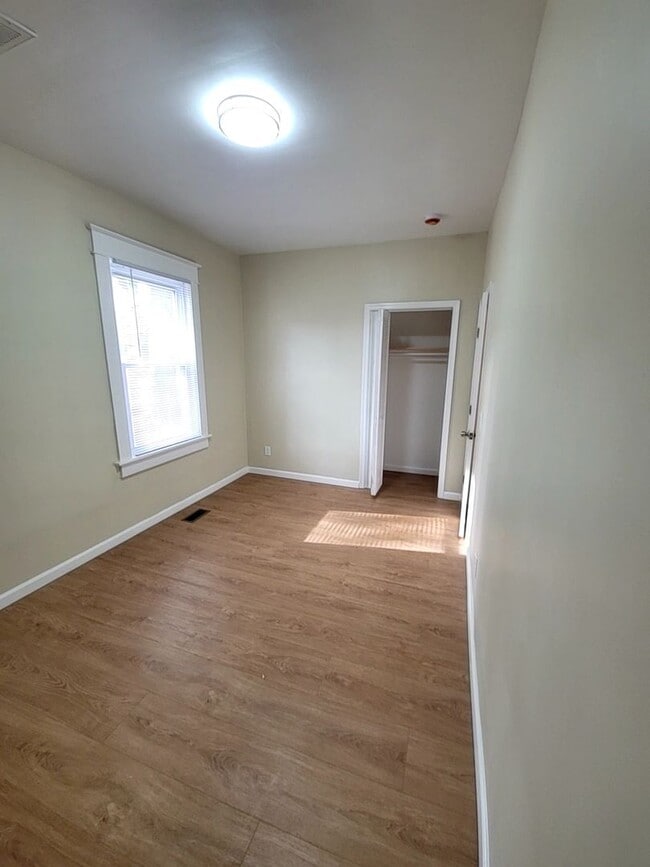 Building Photo - Charming 2-Bedroom Home in Norfolk