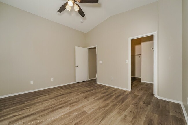 Building Photo - 4833 River Splash Ave