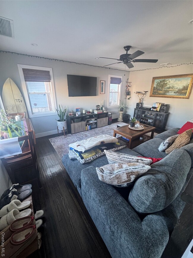 Building Photo - 122 E Fulton St