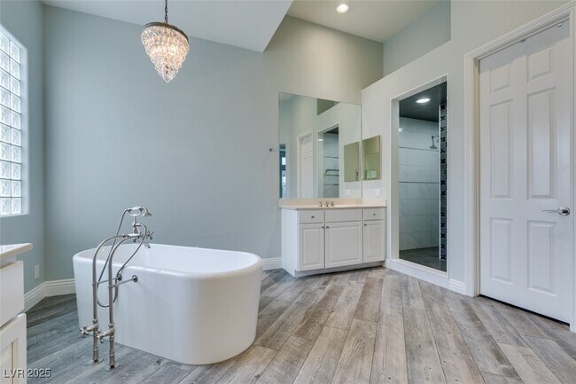 Building Photo - 1704 Cypress Manor Dr