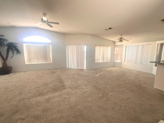 Building Photo - Unfurnished Long Term Pool Home