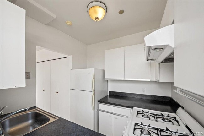 Building Photo - 23 Water Grant St