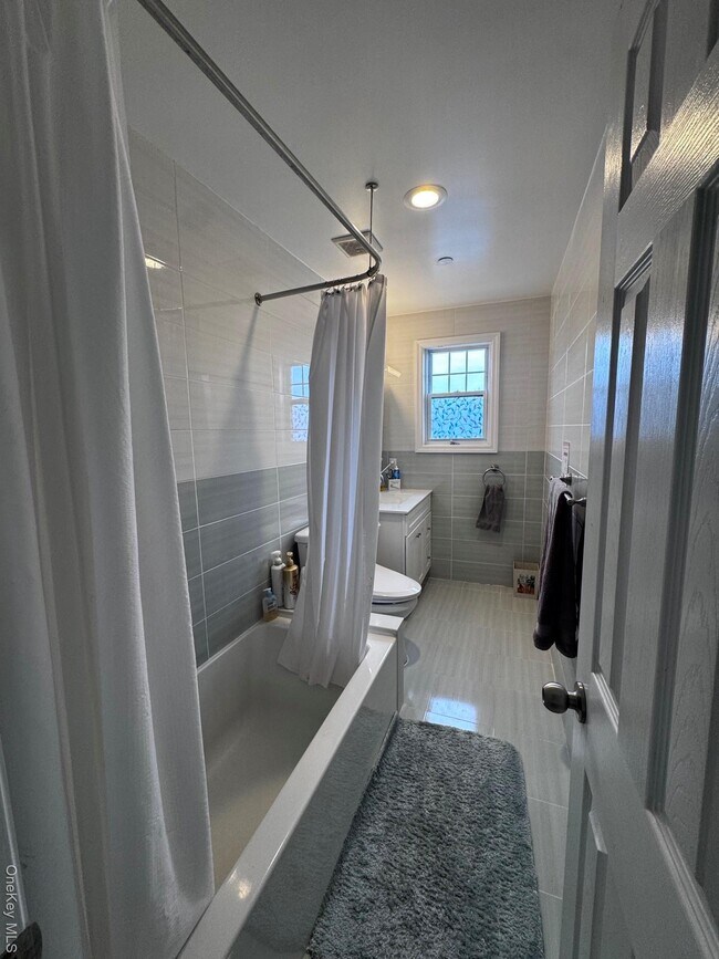 Building Photo - 45 Kildare Rd