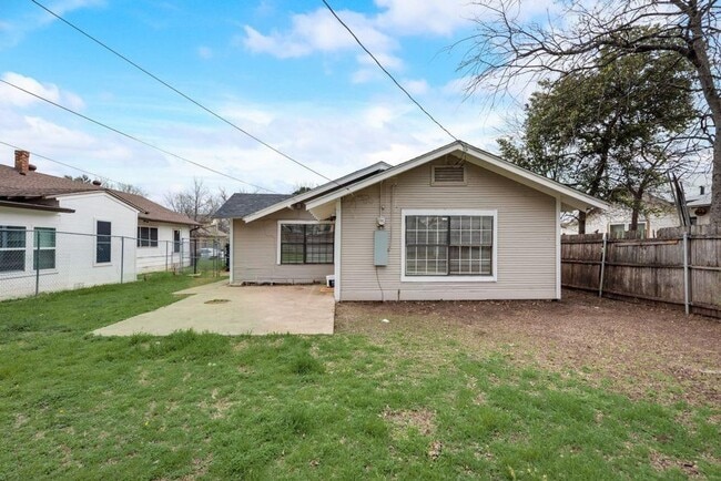 Building Photo - 3305 Avenue L