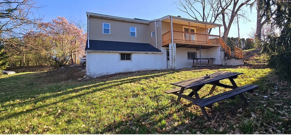 Building Photo - 3810 Golfview Dr