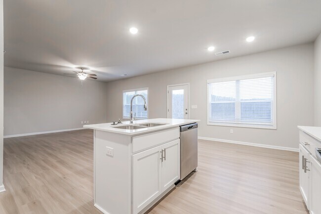 Building Photo - 3418 Sugarberry Dr