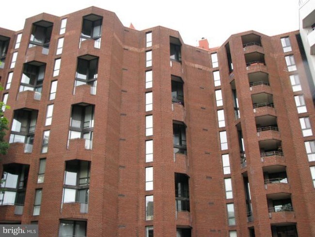 Primary Photo - 1099 22nd St NW
