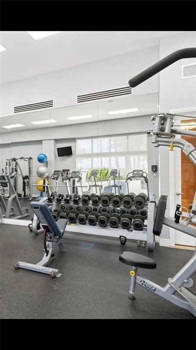 Building Photo - 6917 Collins Ave