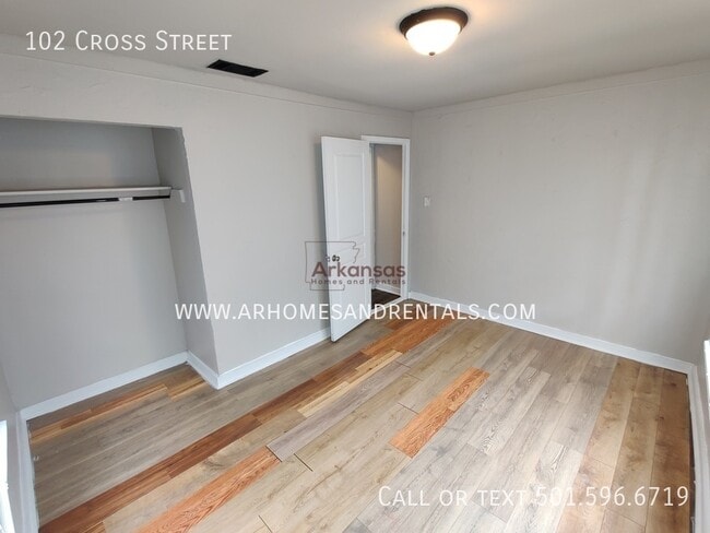 Building Photo - 102 Cross St