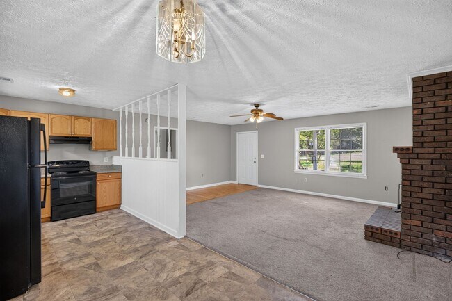 Building Photo - 495 Valerie Cir