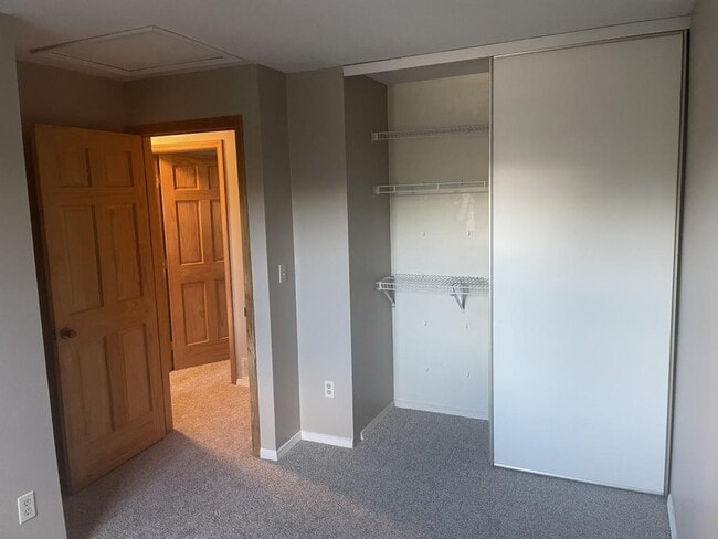 Building Photo - 8575 Cottonwood Way