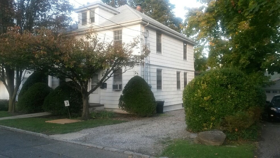 Primary Photo - 4 2nd St