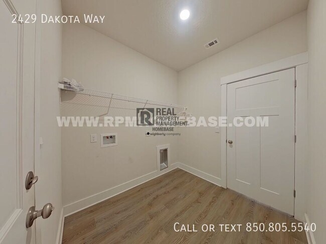 Building Photo - 2429 Dakota Wy