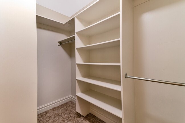 Building Photo - Beautiful home nestled in Pleasant Grove