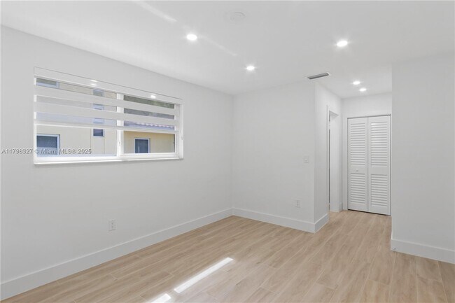 Building Photo - 1561 Alcala Ave
