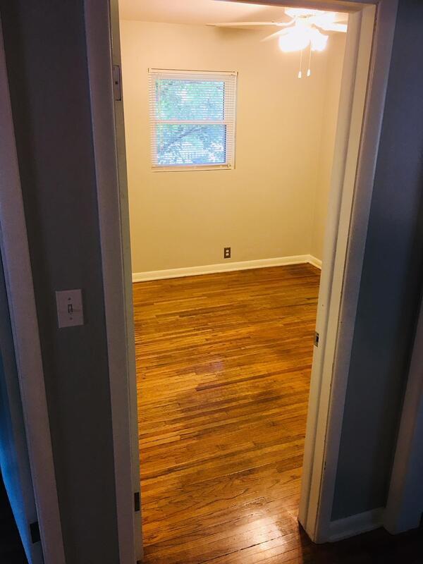 Building Photo - 5624 Lake St