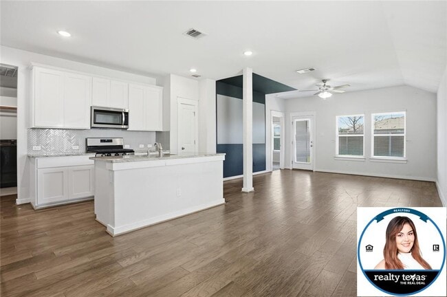 Building Photo - 224 Gidran Trail