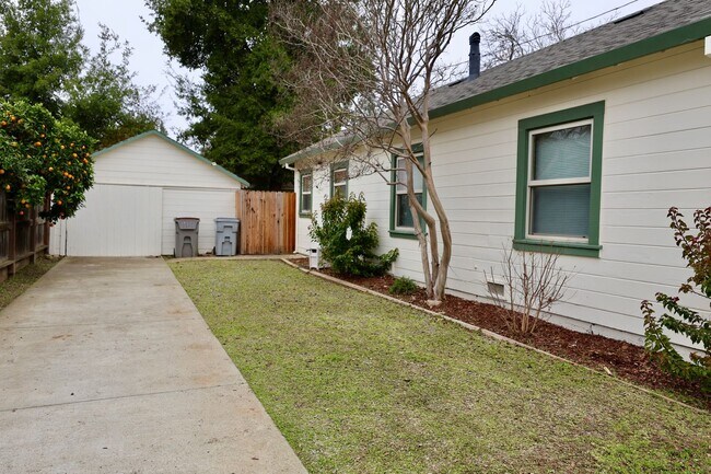 Building Photo - Available Now – Downtown Winters Bungalow