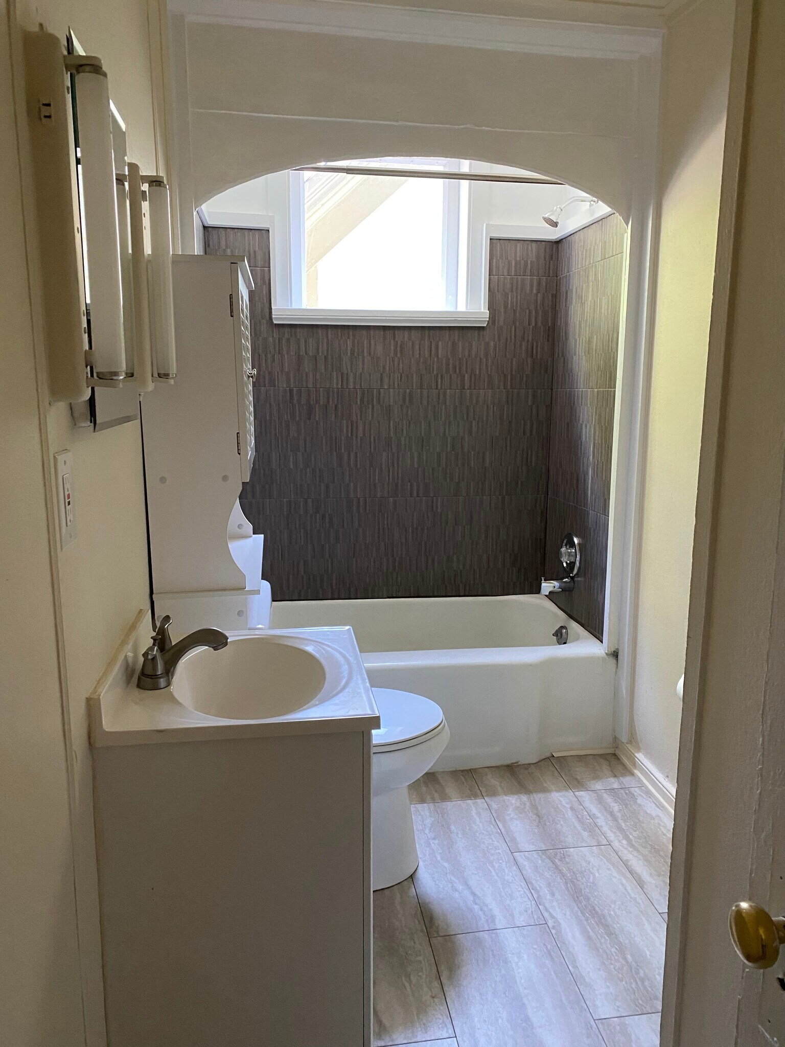 Building Photo - 13 BRIDGE St