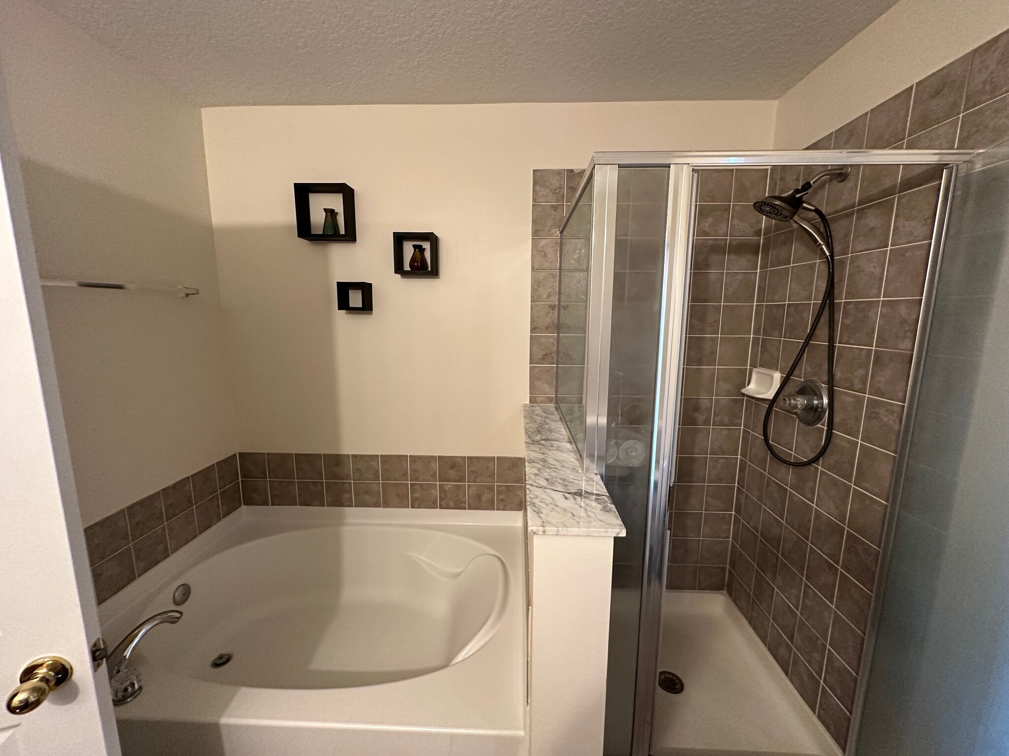 Building Photo - 246 Verdi St