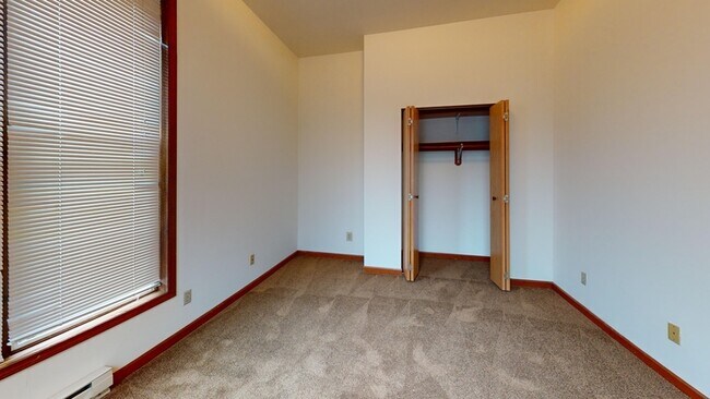 Building Photo - 11 E Gilman St