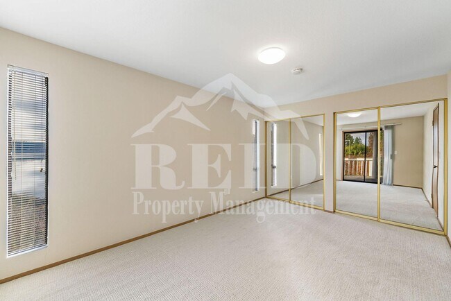 Building Photo - Water view 4 plex close to Silverdale and Public Transportation.