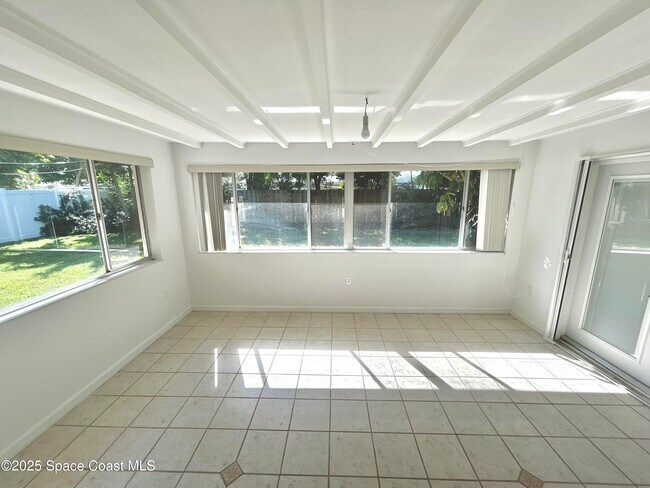 Building Photo - 401 Sea Horse Ave