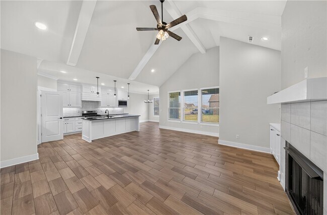 Building Photo - 2040 Myrrh Pl
