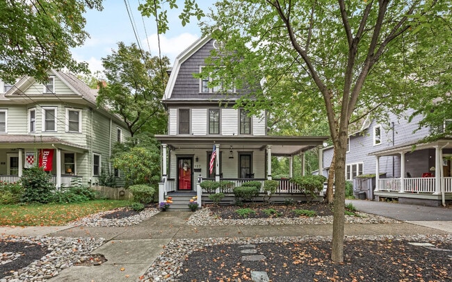 Primary Photo - 127 West End Ave