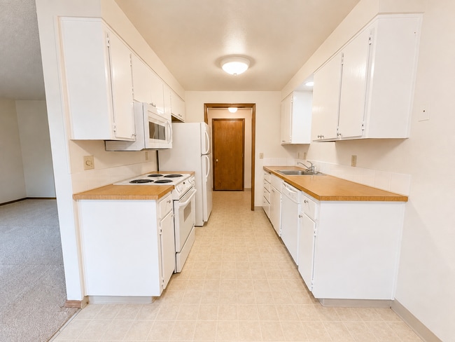 Building Photo - 21318 SE Alder Ct