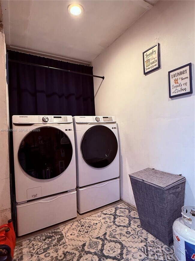 Building Photo - 2524 Key Largo Ln