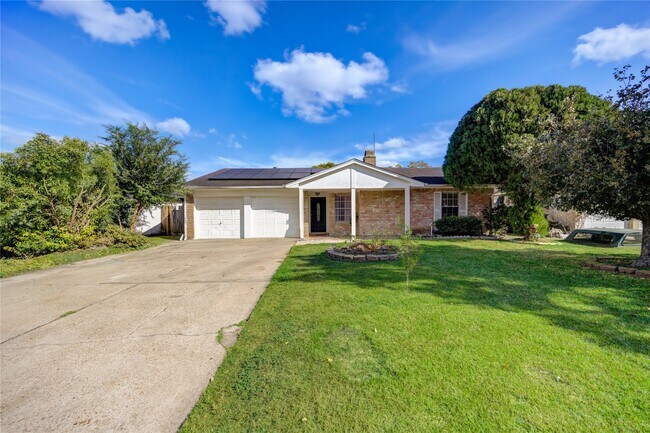 Building Photo - 6227 S Pinesap Dr