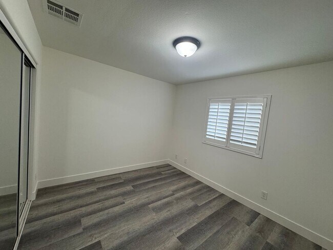 Building Photo - 13358 Ramona Blvd