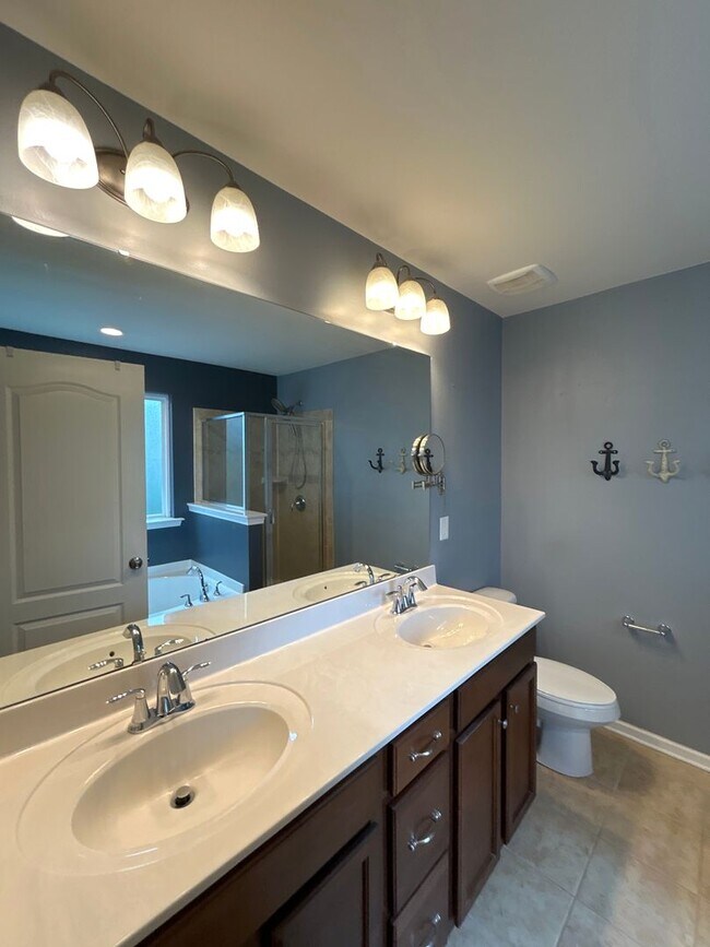 Building Photo - T.R. Lawing Realty Property