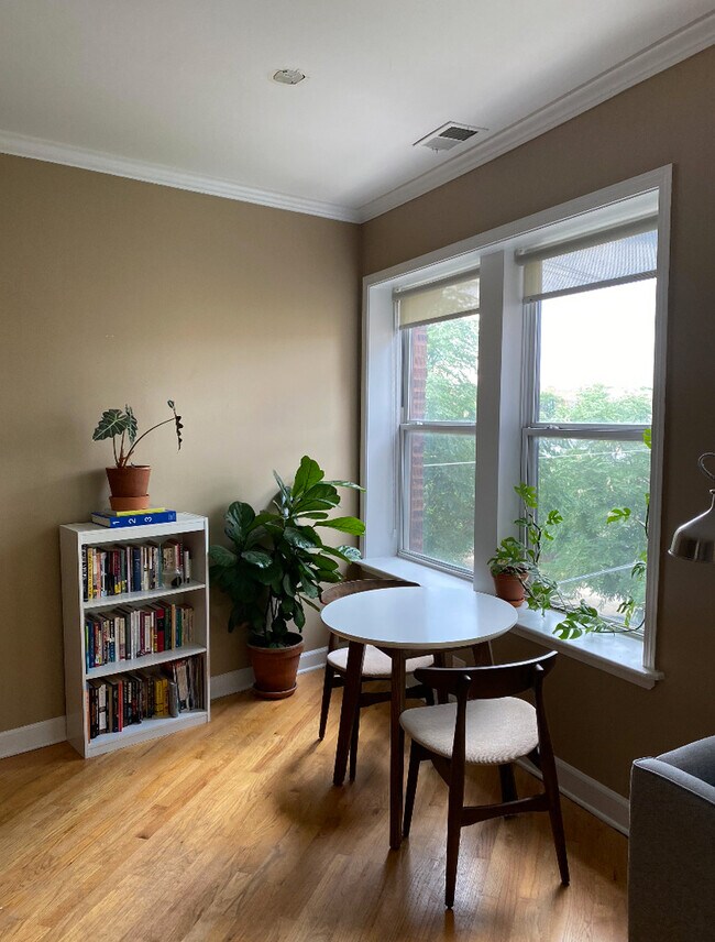 Building Photo - 1623 W Wallen Ave