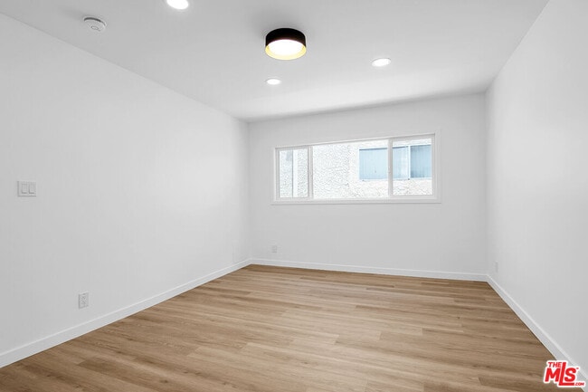 Building Photo - 1021 N Genesee Ave