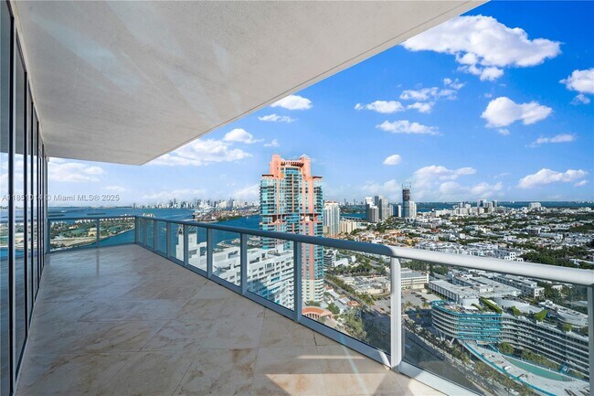 Building Photo - 100 South Pointe Dr