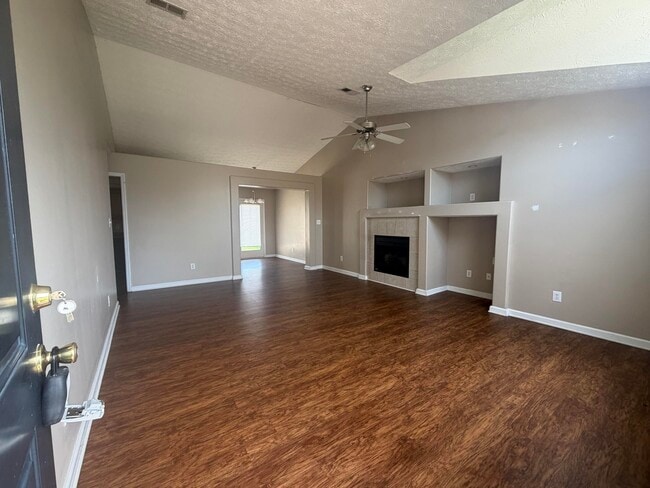 Building Photo - 115 La Costa Dr