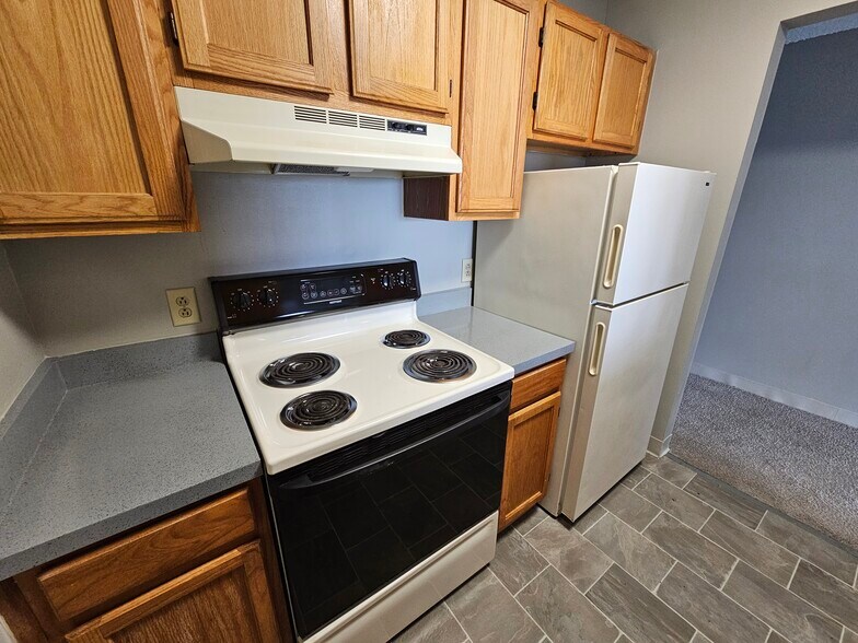 Building Photo - 1 S Point Dr