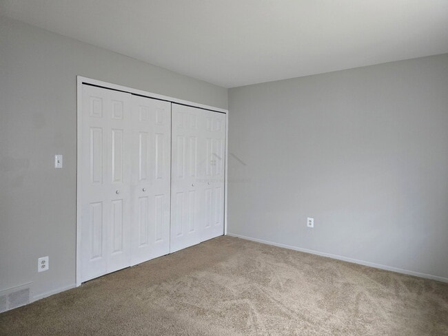 Building Photo - 25348 Shiawassee Cir