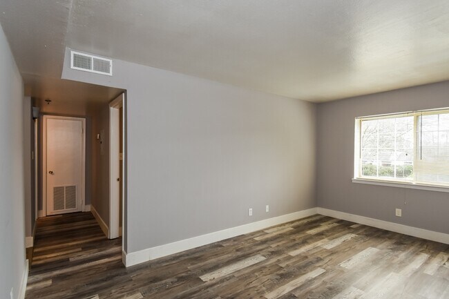 Building Photo - 641 Powder Springs St