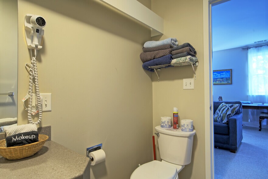Building Photo - 2 Willets Pl