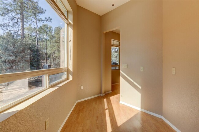 Building Photo - Beautiful home in the Mountain Club!