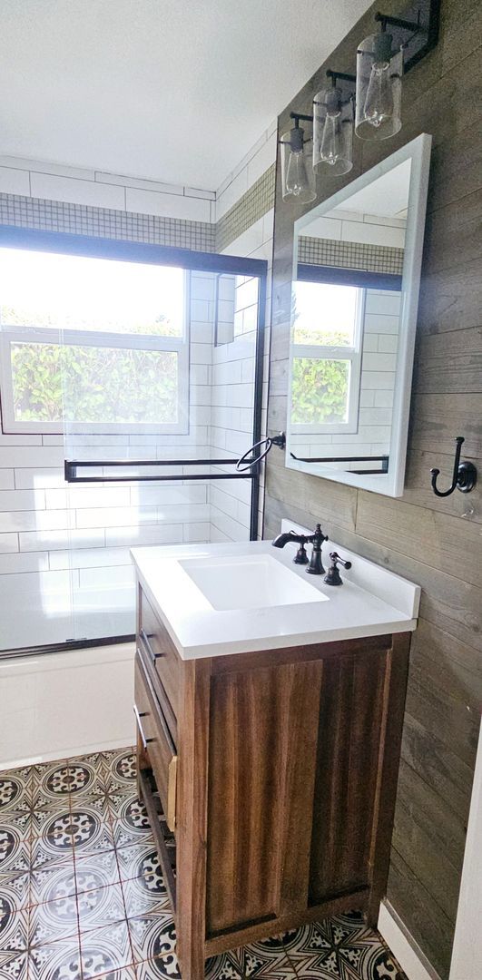 Building Photo - Mullen St. 3 bed/1bath North End with loft